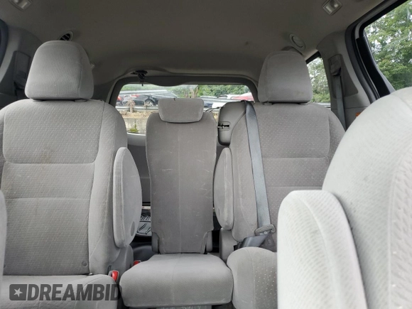 2015 Toyota Sienna LE AAS z VIN 5TDKK3DCXFS590626, wystawiony jako Copart lot #63081115 z przebiegiem 144 933 mil mil oraz Szkoda całkowita • Salvage title. Historia ofert i sprzedaży dostępna na DreamBid. Obrazek 10.