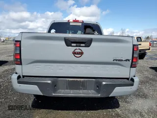 2024 Nissan Frontier SV z VIN 1N6ED1EK7RN631545, wystawiony jako Copart lot #49348715 z przebiegiem 12 973 mil mil oraz Szkoda całkowita • Salvage title. Historia ofert i sprzedaży dostępna na DreamBid. Obrazek 6.