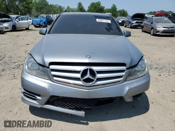2013 Mercedes-Benz C 350 Sport z VIN WDDGF5HBXDR272336, wystawiony jako Copart lot #59851155 z przebiegiem 189 350 mil mil oraz Czysty tytuł • Clean title. Historia ofert i sprzedaży dostępna na DreamBid. Obrazek 5.