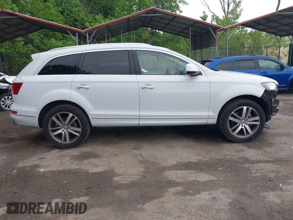 2015 Audi Q7 Premium Plus с VIN WA1LGAFE7FD027337, выставлен на аукционе IAAI как лот 42182400 с пробегом 82 269 миль миль и . История ставок и продаж доступна на DreamBid. Изображение 14.