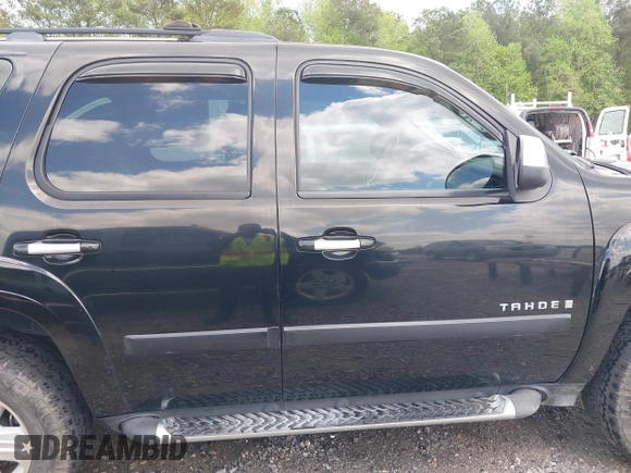 2007 Chevrolet Tahoe LT z VIN 1GNFK13097R388333, wystawiony jako IAAI lot #41948201 z przebiegiem 253 972 mil mil oraz . Historia ofert i sprzedaży dostępna na DreamBid. Obrazek 13.