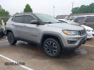 2019 Jeep Compass Trailhawk z VIN 3C4NJDDB9KT721767, wystawiony jako IAAI lot #42115252 z przebiegiem 78 607 mil mil oraz . Historia ofert i sprzedaży dostępna na DreamBid. Obrazek 1.