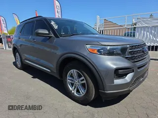 2021 Ford Explorer XLT z VIN 1FMSK7DH8MGA83956, wystawiony jako Copart lot #56699275 z przebiegiem 70 284 mil mil oraz Szkoda całkowita • Salvage title. Historia ofert i sprzedaży dostępna na DreamBid. Obrazek 1.