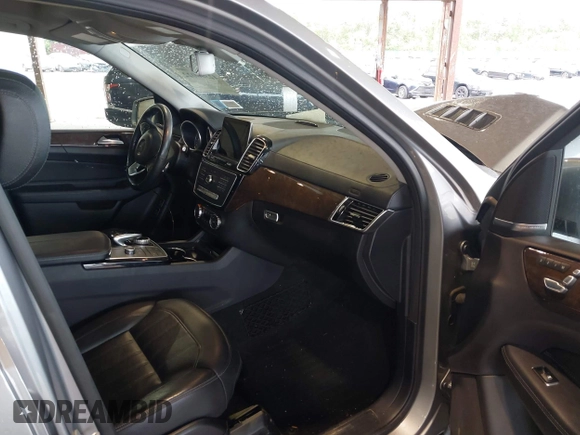 2017 Mercedes-Benz GLS 450 с VIN 4JGDF6EE7HA773931, выставлен на аукционе IAAI как лот 42308022 с пробегом 81 298 миль миль и . История ставок и продаж доступна на DreamBid. Изображение 5.