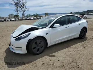 2022 Tesla Model 3 Long Range z VIN 5YJ3E1EB6NF185002, wystawiony jako Copart lot #52759005 z przebiegiem 97 797 mil mil oraz Szkoda całkowita • Salvage title. Historia ofert i sprzedaży dostępna na DreamBid. Obrazek 1.