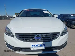 2015 Volvo S60 T5 Drive-E Premier z VIN YV140MFKXF1351769, wystawiony jako IAAI lot #41392860 z przebiegiem 56 920 mil mil oraz . Historia ofert i sprzedaży dostępna na DreamBid. Obrazek 12.