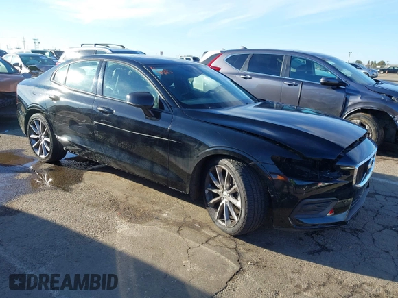 2019 Volvo S60 Momentum with VIN 7JRA22TK0KG013107, listed as a IAAI auction lot 41646660 with 29,461 mi miles. Bid and sale history available at carsss.com. Image 1.