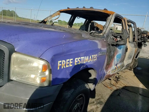 2006 Ford F-250 XL z VIN 1FTSW21516EB67766, wystawiony jako Copart lot #58045895 z przebiegiem Nie podano mil oraz Szkoda całkowita • Salvage title. Historia ofert i sprzedaży dostępna na DreamBid. Obrazek 12.
