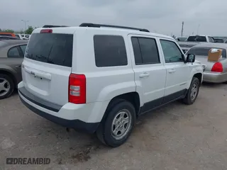 2016 Jeep Patriot Sport with VIN 1C4NJPBBXGD562646, listed as a IAAI auction lot 41929451 with 170,460 mi miles. Bid and sale history available at carsss.com. Image 4.