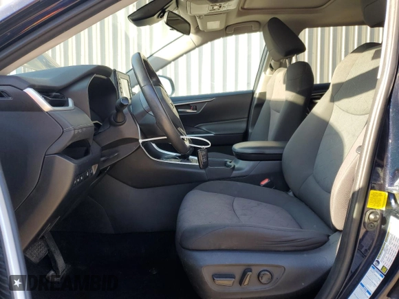 2019 Toyota RAV4 XLE with VIN 2T3P1RFV5KW055822, listed as a Copart auction lot 48483075 with 60,619 mi miles and Salvage Title. Bid and sale history available at DreamBid. Image 7.