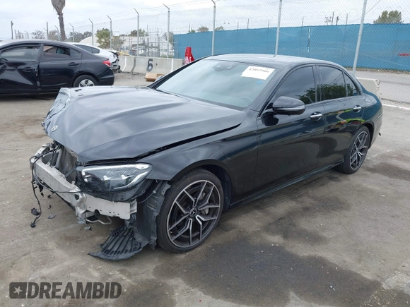 2022 Mercedes-Benz E 450 z VIN W1KZF5KB8NB092932, wystawiony jako IAAI lot #42052966 z przebiegiem 57 176 mil mil oraz . Historia ofert i sprzedaży dostępna na DreamBid. Obrazek 19.