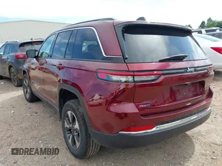 2024 Jeep Grand Cherokee z VIN 1C4RJYB67RC135573, wystawiony jako IAAI lot #42583658 z przebiegiem 21 552 mil mil oraz . Historia ofert i sprzedaży dostępna na DreamBid. Obrazek 3.