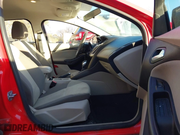 2013 Ford Focus SE z VIN 1FADP3F22DL311706, wystawiony jako IAAI lot #40888412 z przebiegiem 136 876 mil mil oraz . Historia ofert i sprzedaży dostępna na DreamBid. Obrazek 5.