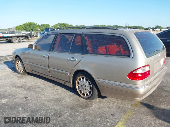 2001 Mercedes-Benz E-Class with VIN WDBJH65J41B225835, listed as a IAAI auction lot 41747129 with 193,071 mi miles. Bid and sale history available at carsss.com. Image 3.