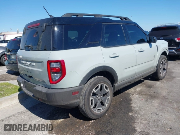 2024 Ford Bronco Sport Outer Banks z VIN 3FMCR9C60RRE22396, wystawiony jako IAAI lot #41671001 z przebiegiem 8 733 mil mil oraz . Historia ofert i sprzedaży dostępna na DreamBid. Obrazek 4.