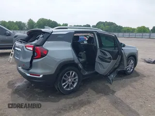 2023 GMC Terrain SLT z VIN 3GKALPEG9PL229000, wystawiony jako IAAI lot #42224089 z przebiegiem 36 557 mil mil oraz . Historia ofert i sprzedaży dostępna na DreamBid. Obrazek 4.