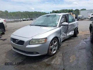 2008 Volvo S40 2.4L с VIN YV1MS382982384776, выставлен на аукционе IAAI как лот 42309949 с пробегом 215 744 миль миль и . История ставок и продаж доступна на DreamBid. Изображение 2.