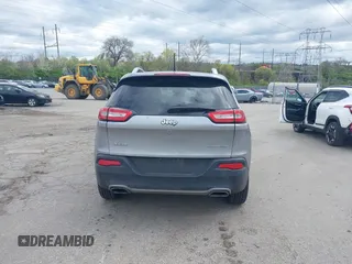 2015 Jeep Cherokee Limited with VIN 1C4PJMDS4FW650454, listed as a IAAI auction lot 42044380 with 123,837 mi miles. Bid and sale history available at carsss.com. Image 17.