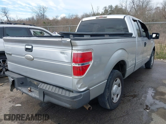 2009 Ford F-150 STX with VIN 1FTRX12W09FA01525, listed as a IAAI auction lot 41675894 with 245,793 mi miles. Bid and sale history available at carsss.com. Image 4.