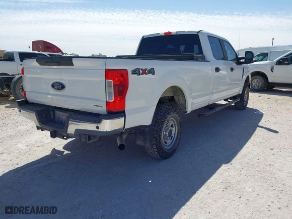 2017 Ford Super Duty F-250 SRW Lariat with VIN 1FT7W2B69HEE73405, listed as a IAAI auction lot 41689288 with 141,595 mi miles. Bid and sale history available at carsss.com. Image 4.