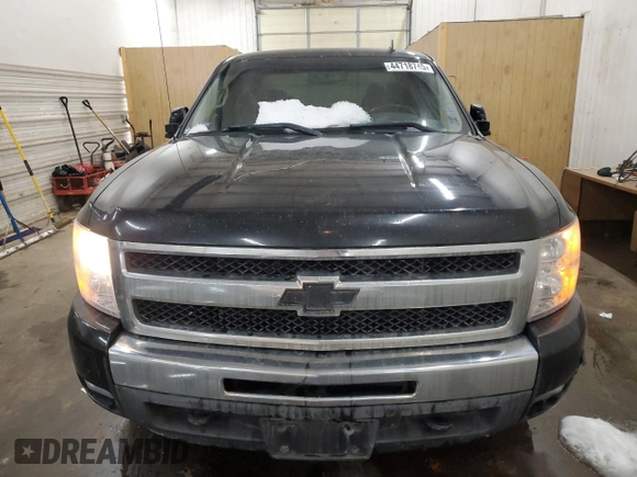2011 Chevrolet Silverado 1500 with VIN 1GCRKSE28BZ306093, listed as a Copart auction lot 44718745 with 208,915 mi miles and Clean Title. Bid and sale history available at DreamBid. Image 5.