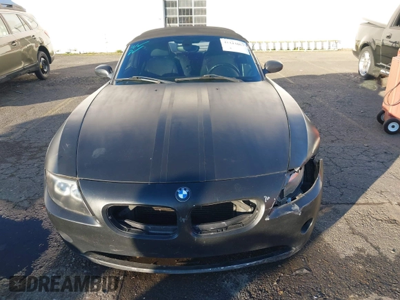 2004 BMW Z4 2.5i z VIN 4USBT33544LS51157, wystawiony jako IAAI lot #41343067 z przebiegiem 151 267 mil mil oraz . Historia ofert i sprzedaży dostępna na DreamBid. Obrazek 12.