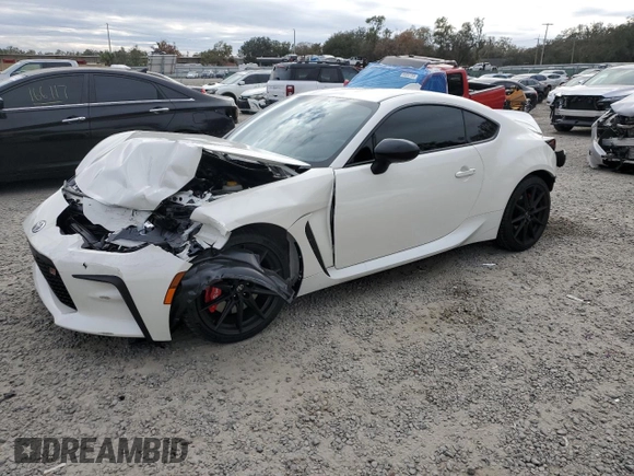 2024 Toyota 86 Premium with VIN JF1ZNBE15R8760564, listed as a Copart auction lot 41755775 with 2,047 mi miles and Salvage Title. Bid and sale history available at DreamBid. Image 1.
