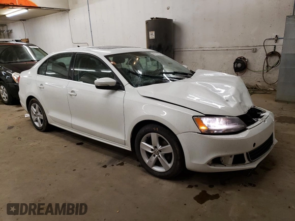 2014 Volkswagen Jetta TDI w/Premium with VIN 3VW3L7AJ3EM297108, listed as a Copart auction lot 81161134 with 160,656 mi miles and Salvage title. Bid and sale history available at DreamBid. Image 4.