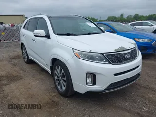 2014 Kia Sorento SX z VIN 5XYKWDA71EG520204, wystawiony jako IAAI lot #42388830 z przebiegiem 193 262 mil mil oraz . Historia ofert i sprzedaży dostępna na DreamBid. Obrazek 1.