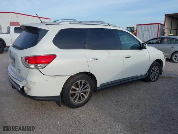 2014 Nissan Pathfinder S with VIN 5N1AR2MM7EC689345, listed as a IAAI auction lot 41868799 with 101,068 mi miles. Bid and sale history available at carsss.com. Image 4.