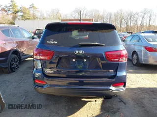 2019 Kia Sorento LX with VIN 5XYPGDA30KG469564, listed as a IAAI auction lot 41003834 with 138,617 mi miles. Bid and sale history available at carsss.com. Image 16.