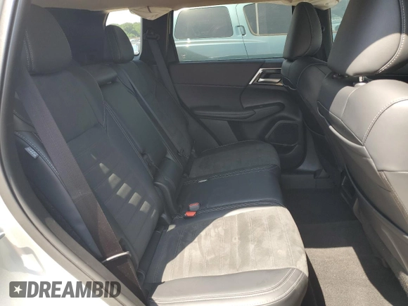 2024 Mitsubishi Outlander SE z VIN JA4J4VA80RZ074578, wystawiony jako Copart lot #55181295 z przebiegiem 8 151 mil mil oraz Szkoda całkowita • Salvage title. Historia ofert i sprzedaży dostępna na DreamBid. Obrazek 11.