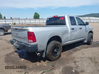 2017 Ram 1500 ST z VIN 1C6RR7FG9HS642427, wystawiony jako IAAI lot #42386533 z przebiegiem 101 290 mil mil oraz . Historia ofert i sprzedaży dostępna na DreamBid. Obrazek 4.