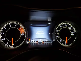 2021 Jeep Cherokee Limited z VIN 1C4PJMDXXMD135592, wystawiony jako Copart lot #58718975 z przebiegiem 53 037 mil mil oraz Szkoda całkowita • Salvage title. Historia ofert i sprzedaży dostępna na DreamBid. Obrazek 9.