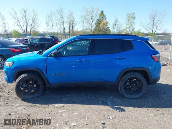 2022 Jeep Compass Latitude Lux with VIN 3C4NJDFBXNT129487, listed as a IAAI auction lot 42127106 with 18,360 mi miles and . Bid and sale history available at DreamBid. Image 14.