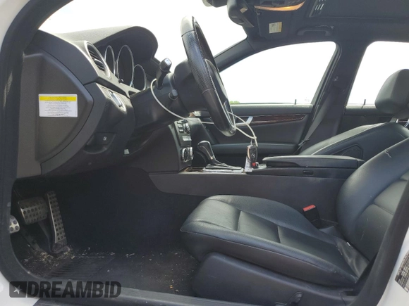 2013 Mercedes-Benz C 300 Sport with VIN WDDGF8AB1DG032261, listed as a Copart auction lot 63819795 with 162,525 mi miles and Salvage title. Bid and sale history available at DreamBid. Image 7.