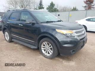 2014 Ford Explorer XLT with VIN 1FM5K8D8XEGB33891, listed as a IAAI auction lot 42143059 with 180,255 mi miles and . Bid and sale history available at carsss.com. Image 1.