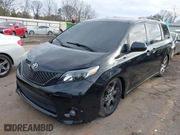 2011 Toyota Sienna SE with VIN 5TDXK3DCXBS112867, listed as a IAAI auction lot 41394925 with 235,567 mi miles. Bid and sale history available at carsss.com. Image 2.