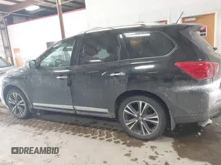 2017 Nissan Pathfinder SV z VIN 5N1DR2MMXHC636690, wystawiony jako IAAI lot #41424828 z przebiegiem 114 994 mil mil oraz . Historia ofert i sprzedaży dostępna na DreamBid. Obrazek 14.