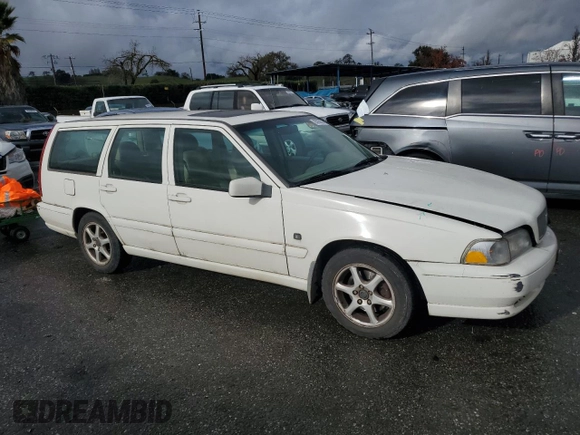 2000 Volvo V70 with VIN YV1LW61J4Y2707036, listed as a Copart auction lot 85958214 with 229,599 mi miles and Salvage Title. Bid and sale history available at carsss.com. Image 4.