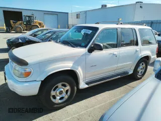 1999 Ford Explorer XLT z VIN 1FMZU34E8XZB27387, wystawiony jako Copart lot #74398364 z przebiegiem 211 520 mil mil oraz Czysty tytuł • Clean title. Historia ofert i sprzedaży dostępna na DreamBid. Obrazek 1.