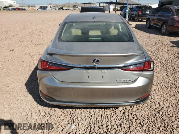 2019 Lexus ES 300h z VIN JTHB21B19K2032451, wystawiony jako Copart lot #45764795 z przebiegiem 43 645 mil mil oraz Szkoda całkowita • Salvage title. Historia ofert i sprzedaży dostępna na DreamBid. Obrazek 6.