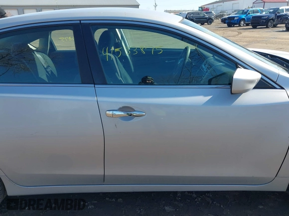 2015 Nissan Altima 2.5 SL with VIN 1N4AL3AP1FN890387, listed as a IAAI auction lot 41533875 with 149,173 mi miles. Bid and sale history available at carsss.com. Image 13.