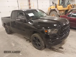 2022 Ram 1500 Big Horn z VIN 1C6SRFBT2NN134857, wystawiony jako IAAI lot #41865906 z przebiegiem 82 496 mil mil oraz . Historia ofert i sprzedaży dostępna na DreamBid. Obrazek 1.