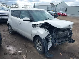 2014 Kia Soul with VIN KNDJN2A27E7010962, listed as a IAAI auction lot 42024098 with 97,370 mi miles. Bid and sale history available at carsss.com. Image 1.