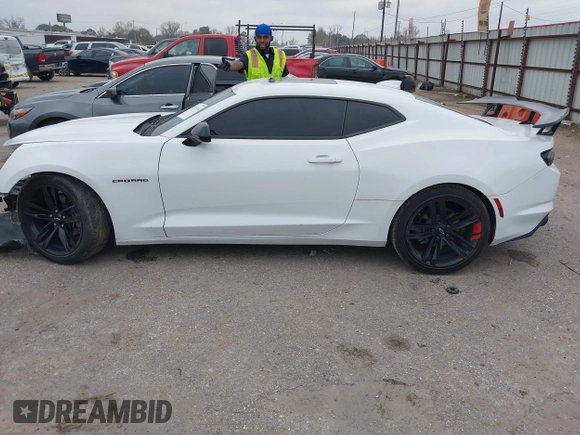 2022 Chevrolet Camaro 2LT with VIN 1G1FD1RS9N0124017, listed as a IAAI auction lot 41512484 with 6,991 mi miles. Bid and sale history available at carsss.com. Image 15.