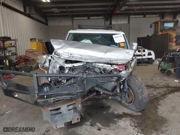 2007 Toyota FJ Cruiser with VIN JTEBU11F970056921, listed as a IAAI auction lot 40994495 with 1 mi miles. Bid and sale history available at carsss.com. Image 12.