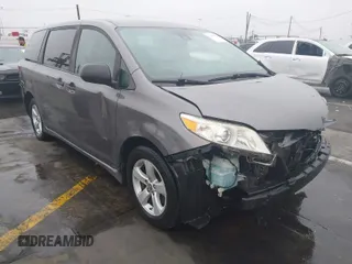 2019 Toyota Sienna L с VIN 5TDZZ3DC5KS010008, выставлен на аукционе IAAI как лот 41227782 с пробегом 226 509 миль миль и . История ставок и продаж доступна на DreamBid. Изображение 1.