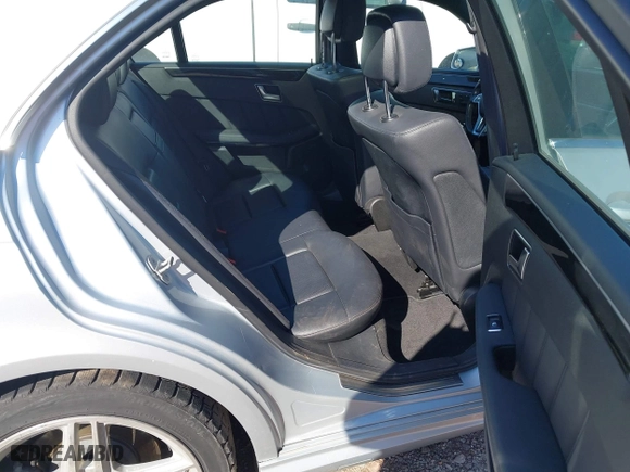2012 Mercedes-Benz E-Class E 350 Luxury with VIN WDDHF5KBXCA552204, listed as a IAAI auction lot 41768078 with 233,767 mi miles. Bid and sale history available at carsss.com. Image 8.