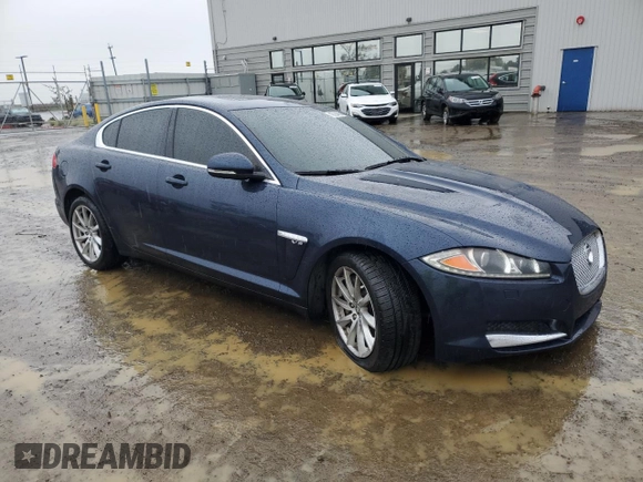 2012 Jaguar XF z VIN SAJWA0FB3CLS49929, wystawiony jako Copart lot #43724565 z przebiegiem 103 457 mil mil oraz Szkody całkowita. Historia ofert i sprzedaży dostępna na DreamBid. Obrazek 4.